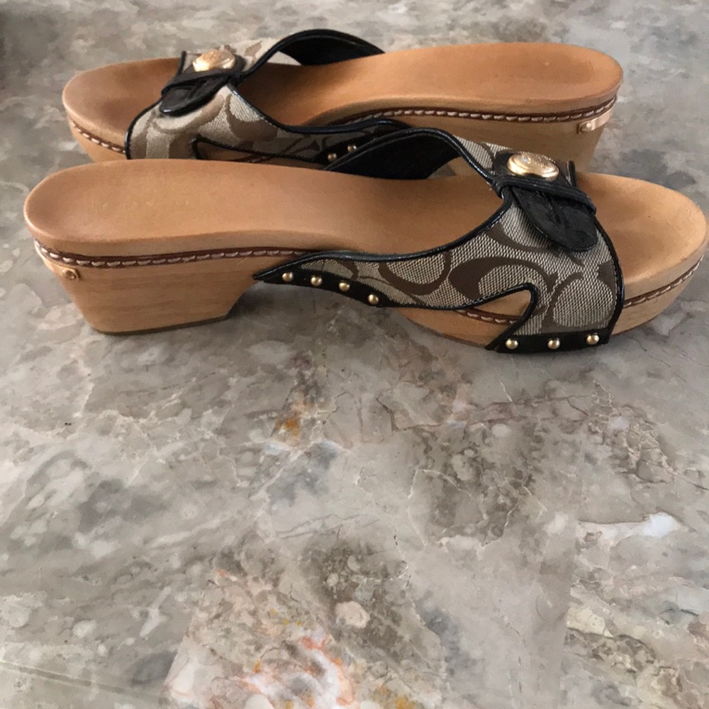 Sandal - Picture 3 of 3